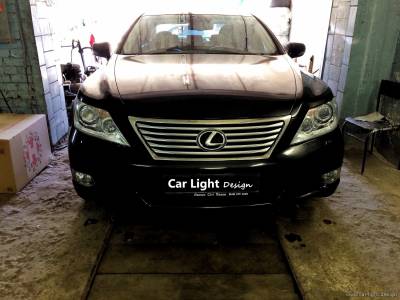 Фары Lexus LS 460 после полировки стекл
