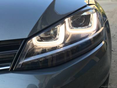 Левая фара Volkswagen после оклейки защитной пленки