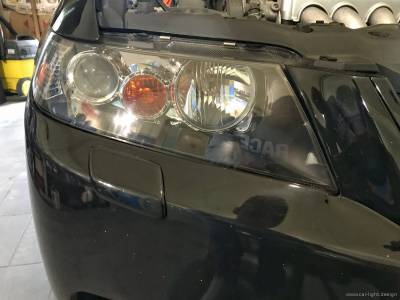 Правая фара Honda до покраски отражателя