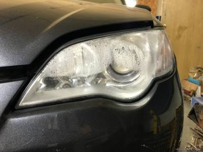 Фара автомобиля Subaru Outback до ремонта