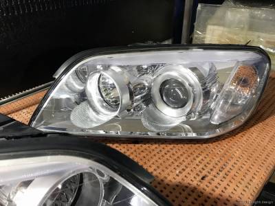 Стекло фары Chevrolet Captiva после восстановления