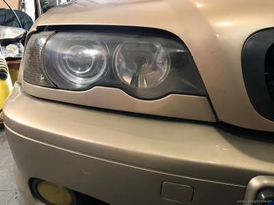 Правая фара до замены линз в BMW e46
