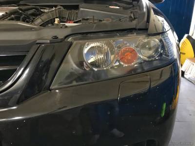 Левая фара Honda до покраски отражателя