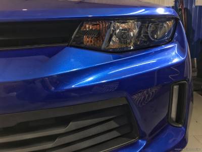 Установленная билинза в фары Chevrolet Camaro