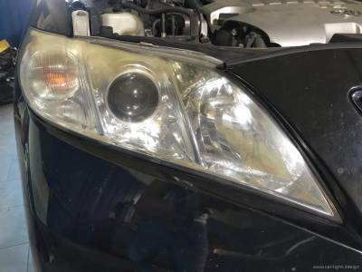 Пожелтевшее стекло фары Toyota Camry 40
