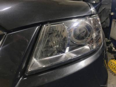Установленные билинзы и отполированные стекла фар Subaru