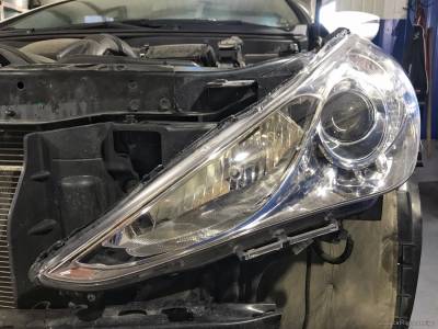 Установленные биксеноновые линзы в фары Hyundai
