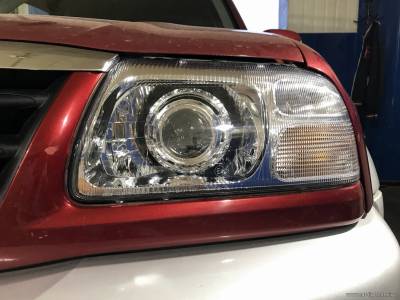 Фары Suzuki с установленным ксеноновым модулем
