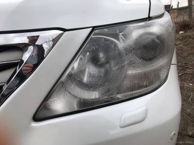 Запотевшая фара Lexus LX570