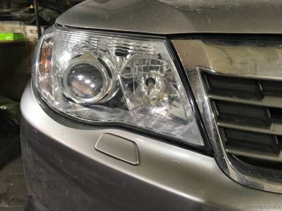 Фары Subaru Forester с установленной биксеноновой линзой