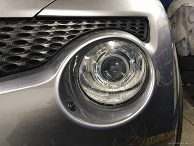Биксеноновые линзы 3.0 дюйма в фарах Nissan Juke