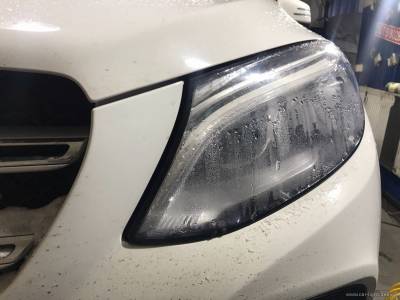 запотевшая фара Mercedes-Benz GLE