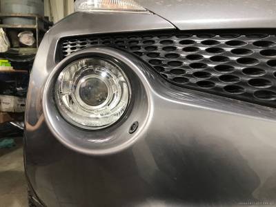 Биксеноновые линзы 3.0 дюйма в фарах Nissan Juke