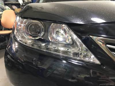 Отремонтированная фара Lexus ES