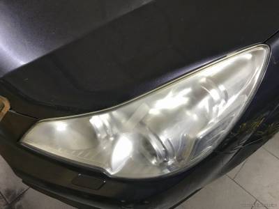 Фары Subaru Outback до полировки