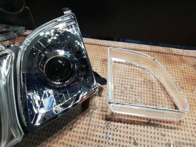 Установка билинзы Hella 3.0 Original в фары Lexus LX470