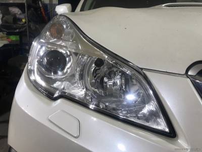 Отполированное стекло фары Subaru Outback