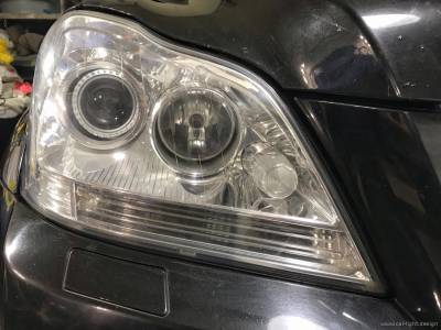 Очищенные внутренние элементы фары Запыленные фары Mercedes-Benz GL550
