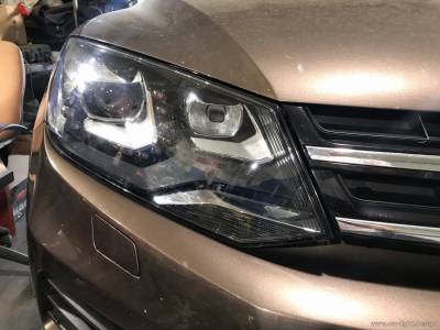 Оптика Volkswagen Touareg после внутренней чистки и полировки стекла
