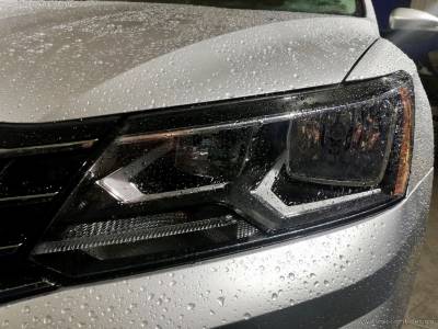 Галогенная фара VW Passat B8