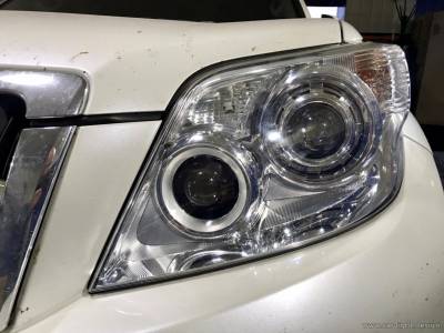 Фара Toyota Prado после полировки и нанесения защитного покрытия