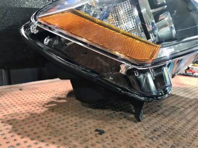 Запакованная фара BMW X3