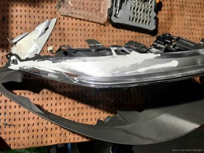 Следы от конденсата на декоративном хроме фары BMW f10