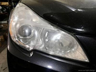 Стекло фары Subaru Outback до полировки