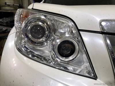 Фара Toyota Prado после полировки и нанесения защитного покрытия