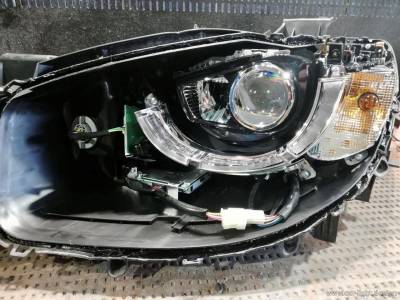 Распакованная фара Mazda CX-5