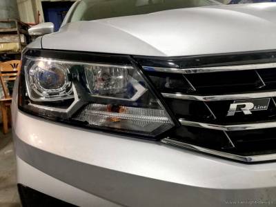 становленная билинза в галогенную фару VW Passat B8