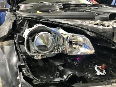 Установка билинзы на ближний свет в фаре Mercedes-Benz C-Class w204