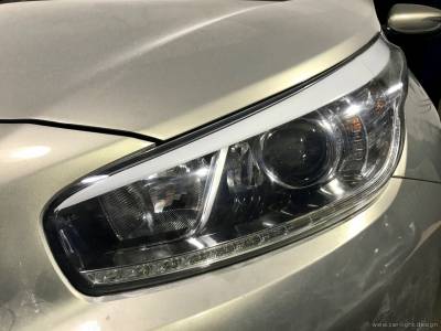 Установленные билинзы 3.0 дюйма в галогенные фары KIA Ceed