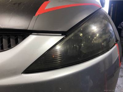 Состояние фар до реставрации Mitsubishi Grandis