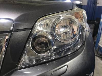 Стекло фары Toyota Prado после полировки