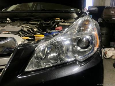 Фары Subaru Outback после полировки
