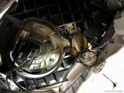 Автолампа плавила корпус блок фары BMW f10 325