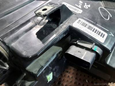 Восстановленные повреждения корпуса фары