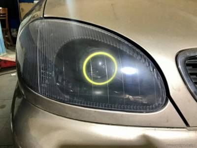 Стекло фары автомобиля Daewoo Lanos после полировки