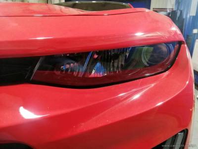 Фары Chevrolet Camaro ZL1 с билинзой и дьявольскими глазками
