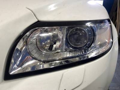 Фара Volvo S40 после внутренней чистки