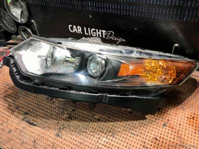 Фара Honda Accord после полировки внешней части стекла