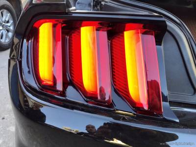 Задняя светодиодная фара Ford Mustang после ремонта