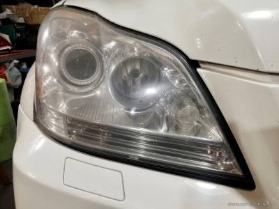 Фара Mercedes-Benz GL x 164 до профилактической внутренней чистки