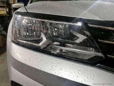 Галогенная фара VW Passat B8