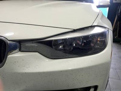 Заводская галогенная фара автомобиля BMW f30 с внутренним запотеванием