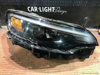 Трещина на стекле фары Jeep Grand Cherokee Full Led Performance