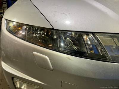 Стекло фары Honda Civic после полировки