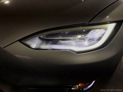 Нерабочая фара Tesla Model S