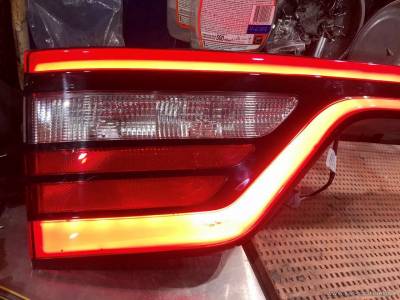 Заменённые перегоревшие светодиоды в задней фаре Dodge Durango